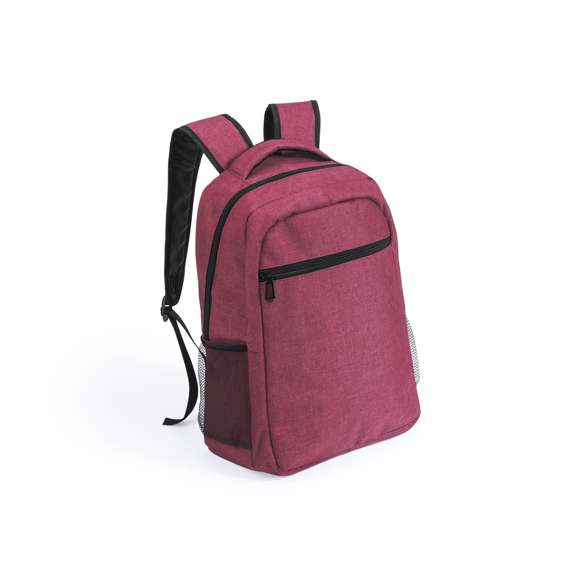 Mochila confeccionada en poliéster 600D. De diseño urbano con práctico bolsillo central acolchado, para portátil de hasta 15 pulgadas, y bolsillo frontal con cierre de cremallera a juego. Cómodas asas ajustables a los hombros acolchados, como la espalda, para un mayor confort. Disponible en elegante gama de colores.