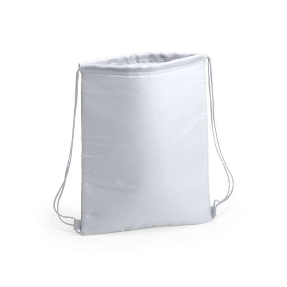 Mochila nevera de cuerdas en suave poliéster 210D. Interior acolchado en aluminio para conservar mejor la temperatura y cómoda de llevar por sus cuerdas de asas con autocierre en color negro. Esquinas reforzadas para llevar su gran capacidad máxima de 4L. Disponible en una original gama de colores.