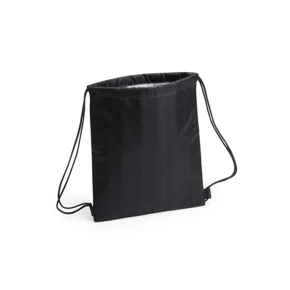 Mochila nevera de cuerdas para niño en suave poliéster 210D de alegres colores y extensa gama de colores. Con cuerdas autocierre en color negro y esquinas con refuerzo. Interior isotermo en acabado de aluminio.