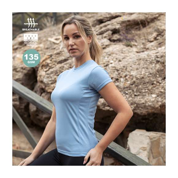 Camiseta técnica para chica. En material 100% poliéster transpirable de 135g/m2 y diseño de panal. Disponible en variada gama de vivos colores y en tallas S, M, L, XL.