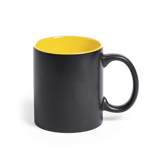 Taza de cerámica de alta calidad de 350ml de capacidad. Parte exterior en color negro, especialmente diseñada para marcaje en láser, e interior en variada gama de vivos colores. Al grabar el logotipo en la parte exterior, se muestra el color del interior de la taza. Presentada en caja individual.Disponible manual de instrucciones en español e inglés.