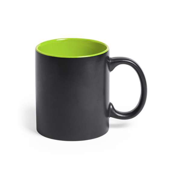 Taza de cerámica de alta calidad de 350ml de capacidad. Parte exterior en color negro, especialmente diseñada para marcaje en láser, e interior en variada gama de vivos colores. Al grabar el logotipo en la parte exterior, se muestra el color del interior de la taza. Presentada en caja individual.Disponible manual de instrucciones en español e inglés.
