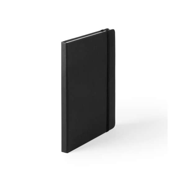 Bloc de notas A5 con tapas duras fabricado en suave polipiel y con 100 hojas de disposición a una raya. Incluye marcapáginas de tela y banda elástica a juego. Disponible en una variada gama de colores.