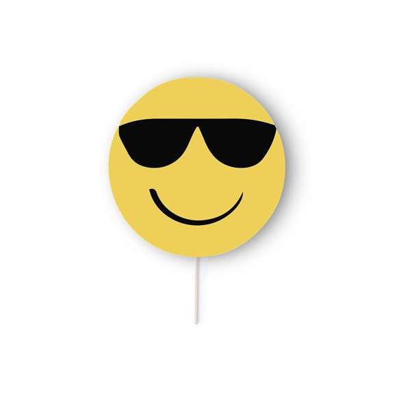 Selfie Pai Pai en divertidos diseños emoji y llamativo color amarillo. En papel de alto gramaje y con mango de madera. Disponible en diseños corazón, gafas de sol, guiño y sonrisa.