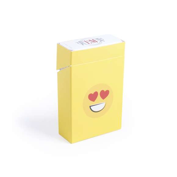 Funda para cajetilla de tabaco de divertidos diseños emoji en llamativo color amarillo. En cartón de acabado brillo con emoji en parte trasera y presentación plegada.