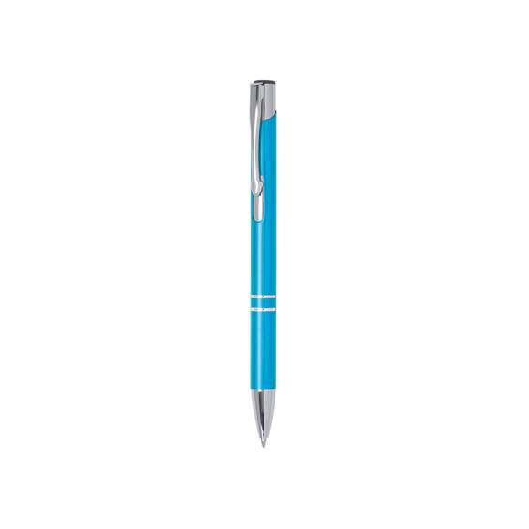 Original bolígrafo de mecanismo pulsador en elegante diseño bicolor. Con cuerpo troquelado en aluminio de suave acabado en variados colores. Original clip, anillas y punta en plateado. De cartucho jumbo y tinta azul.
