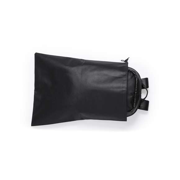 Bolsa de non-woven con cierre de cordón especialmente diseñada para guardar y proteger mochilas.