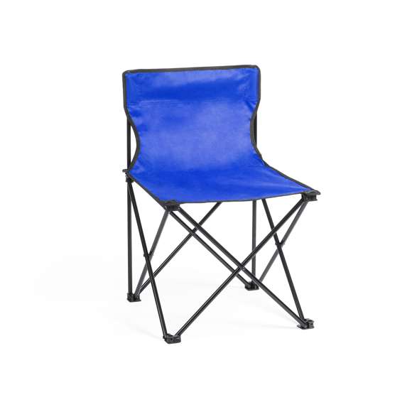 Silla plegable con resistente cuerpo de aluminio tubular. En resistente poliéster 600D en variada gama de vivos colores. Con costuras reforzadas, refuerzos de goma antideslizantes en las patas y presentada en funda individual con cordón auto cierre, accesorio de ajuste y cinta para hombro.