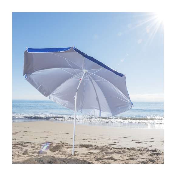 Sombrilla de playa de 8 paneles en resistente nylon. Interior en color gris plateado con protección UV, con tubo telescópico inclinable y ajustable en altura. 200cm de diámetro, con faldones laterales ribeteados, tubos metalizados en color blanco y disponible en una amplia gama de colores. Presentada en funda de nylon con cinta de transporte para hombro.