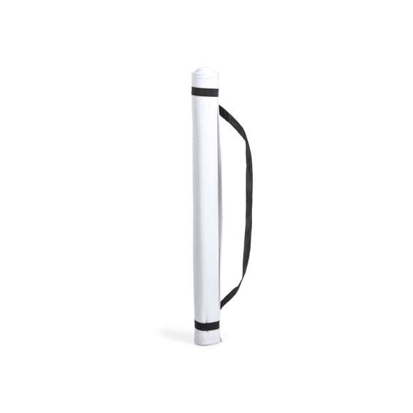 Esterilla plegable tamaño maxi de 180x60cm en PP trenzado de alta resistencia. En variada gama de vivos colores brillantes, con elásticos de cierre y asa de transporte.