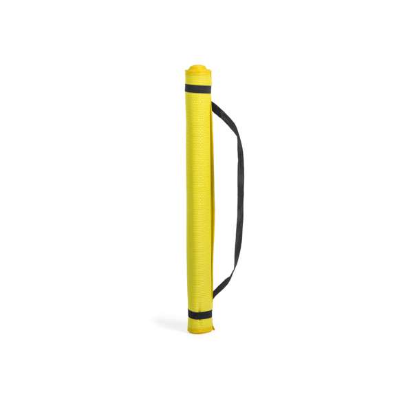 Esterilla plegable tamaño maxi de 180x60cm en PP trenzado de alta resistencia. En variada gama de vivos colores brillantes, con elásticos de cierre y asa de transporte.