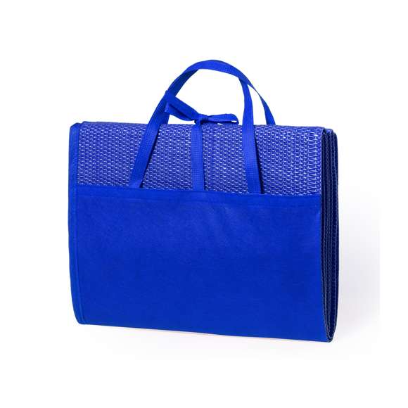 Esterilla plegable de 180x60cm en PP trenzado de alta resistencia. En variada gama de vivos colores brillantes, con cinta de cierre y asas de transporte.