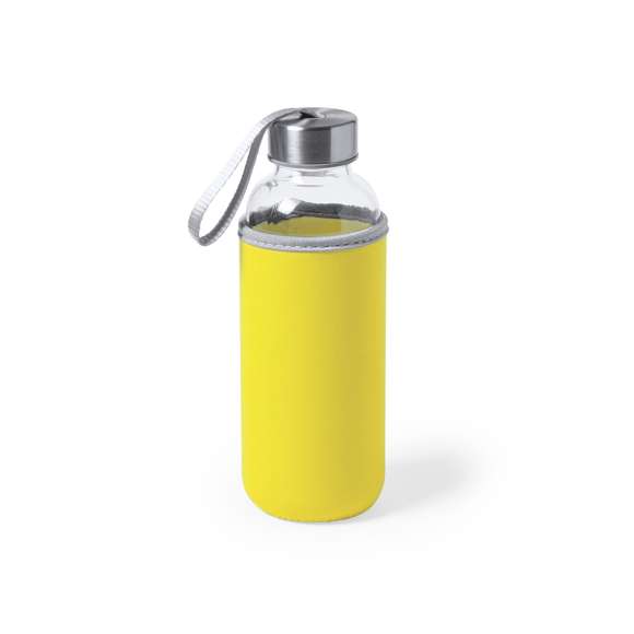 Bidón de cristal de 420 ml de capacidad. Con tapón de seguridad a rosca y practica cinta de transporte, cuenta con una elegante funda de neopreno en vivos colores. Presentado individualmente en una caja de diseño.