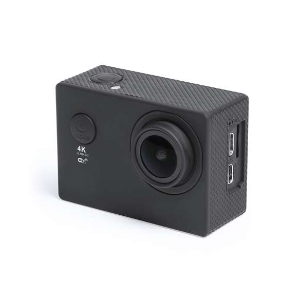Cámara deportiva de alta calidad de captura de vídeo HD 4K, de diseño compacto y resistente, especialmente diseñada para uso intensivo. Incluye carcasa sumergible hasta 30m de profundidad y multitud de accesorios para ajuste en casco, manillar o cinturón, así como correas ajustables para cabeza y torso o un adaptador giratorio de 360º. La versatilidad y resistencia de esta cámara deportiva la convierten en el gadget perfecto para capturar, con una calidad excepcional, cualquier actividad deportiva. Con función cámara de fotos Full HD 1080p, ranura para tarjetas micro SD de hasta 64 GB de capacidad, pantalla LCD de 2 pulgadas, sistema multilenguaje, y recargable mediante cable mini USB -incluido-. Presentada en atractiva caja de diseño.