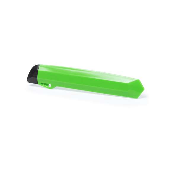  	Cutter con cuchilla ancha y mango ergonómico troquelado. Capucha extraíble para ajuste de corte de cuchilla.