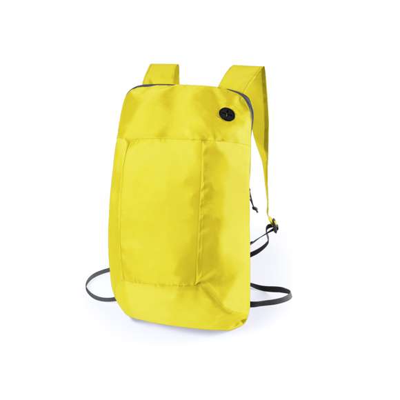 Mochila plegable en suave poliéster 210D de alegres colores, con cierre de cremallera y salida de auriculares. Con esquinas reforzadas, cintas de hombro regulables y accesorios en color negro. Plegado de pequeño tamaño.