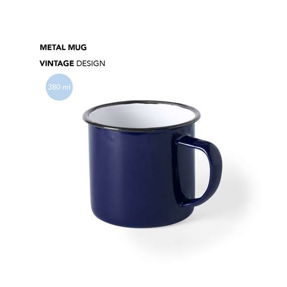 Taza metálica de 380ml de capacidad con diseño vintage y acabado con imperfecciones para mayor sensación retro. En combinación de exterior en variada gama de colores e interior en color blanco con borde negro. Presentada en caja individual.