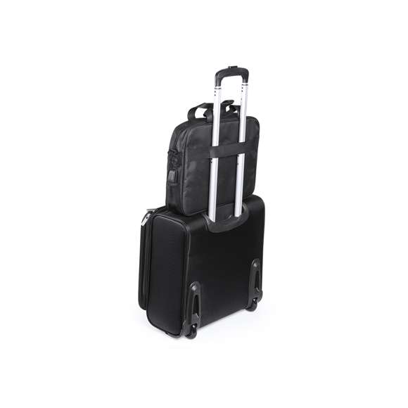 Portadocumentos en resistente poliéster 600D de acabado en color negro y de cierre de cremallera. Con salida para auriculares y compartimento interior con salida USB para conexión de powerbank -no incluido-. Con resistentes asas reforzadas y accesorio en la parte posterior para acople en barra de trolley. Interior con compartimento acolchado para ordenador portátil de hasta 15 pulgadas y compartimento para tablet de hasta 10 pulgadas. Con Multitud de bolsillos interiores y exteriores y cinta bandolera ajustable con cierre de mosquetón.