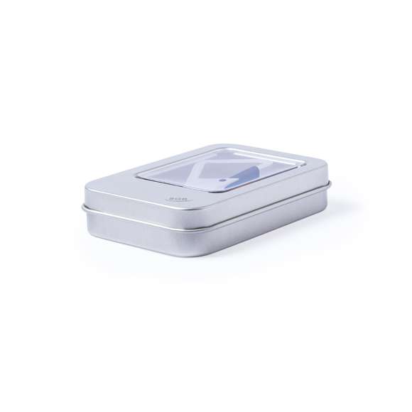 Memoria USB de 8GB de capacidad de acabado metálico y con original diseño de mosquetón con cierre en variada gama de colores. Presentada en estuche metálico individual con ventana e interior troquelado en suave espuma.