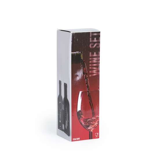 Original set de vinos en forma de botella de vino de acabado brillante, cierre magnético y accesorios de acero inox. Incluye sacacorchos con cortacápsulas y abridor, tapón dosificador, recogegotas, cortacápsulas y tapón. Presentado en estuche individual con interior en suave espuma troquelada.