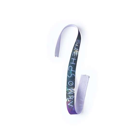 Pulsera en resistente y suave poliéster, especialmente diseñada para personalización total en sublimación para pedidos a partir de 250 piezas.