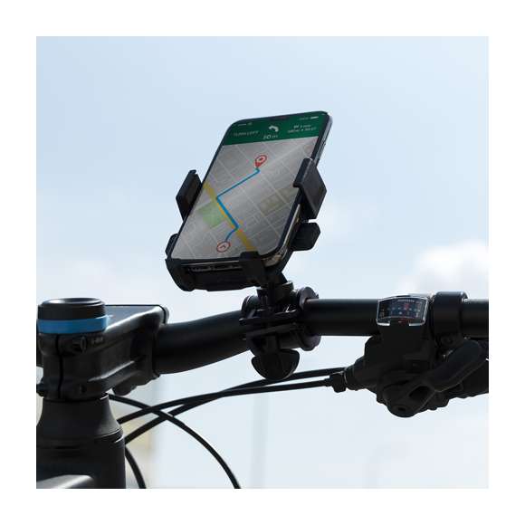 Práctico y resistente soporte de manillar para smartphone. Con 3 posiciones, rotación 360º y ángulo de inclinación de hasta 45º. Sólida pinza de agarre y presentado en atractiva caja de diseño.