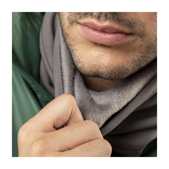  	Braga de alta calidad para cuello o cabeza en combinación de materiales poliéster/spandex y coral fleece de 280g/m2. Color blanco ideal para sublimación y resto de gama de colores ideales para una fácil impresión. Con accesorios en color negro y cierre de cordón con accesorio de ajuste.