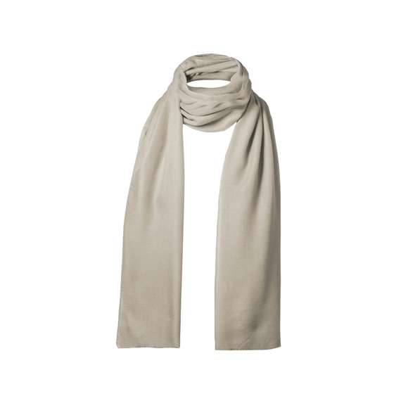 Suave foulard de material viscosa en extensa gama de colores y ancho especial.