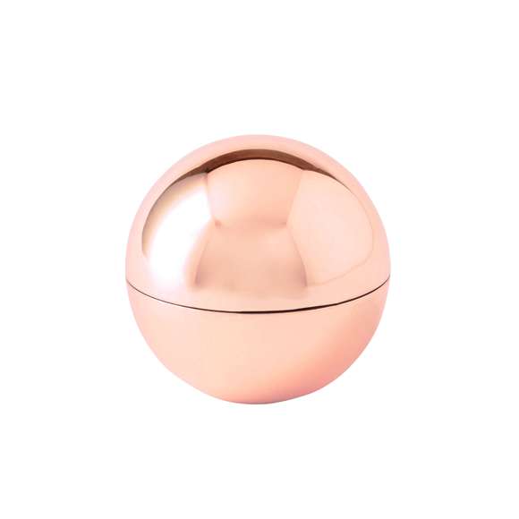 Esfera de bálsamo labial en elegantes colores dorado, plateado y oro rosa. Aroma vainilla, con protección SPF15 y dermatológicamente testados.