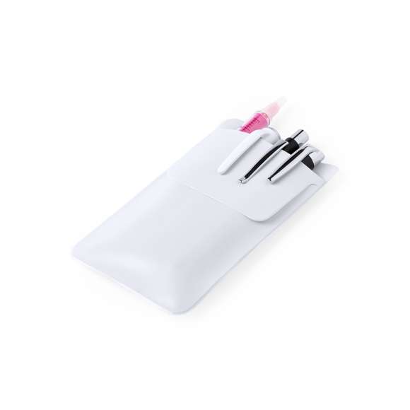  	Protector de bolsillo para guardar bolígrafos y otros utensilios. En resistente PVC de acabado termosellado, con solapa para fácil impresión.