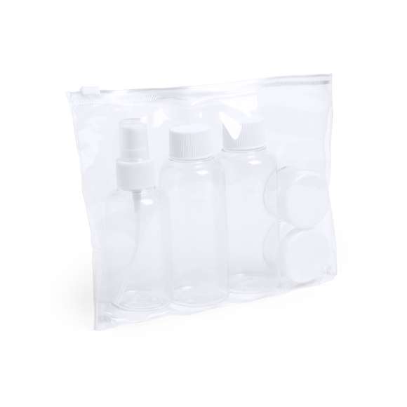 Set neceser de viaje de 5 accesorios en diseño transparente. Incluye dos botes para gel y champú con tapón a rosca, perfumador y dos tarritos para crema. Presentado en estuche de PVC con cierre hermético a juego.