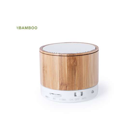 Compacto altavoz con cuerpo en bambú y conexión Bluetooth®. Rejilla metálica, con 3W de potencia, función manos libres, una ranura para tarjetas mini SD, función radio FM, y base antideslizante. Recargable mediante cable USB -incluido- y presentado en una atractiva caja de diseño.