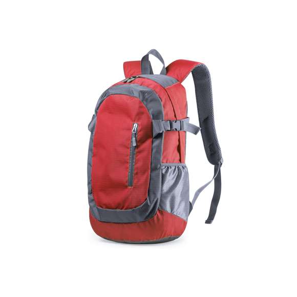 Mochila técnica en resistente combinación de poliéster 210D y ripstop, con una atractiva combinación de colores. Con cierre de cremallera de doble tirador metálico y bolsillos en frontal. Con refuerzos de nylon ajustables en los cierres y esquinas reforzadas. Espalda con acolchado ergonómico, cintas de hombros acolchadas con cintas de ajuste regulables y cierre de clic.