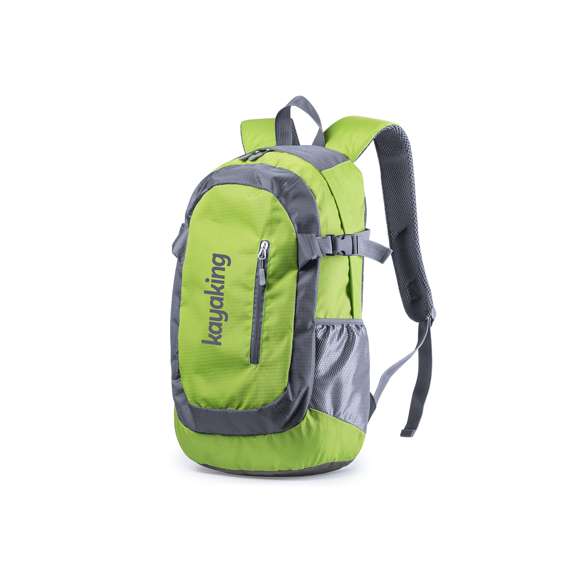 Mochila técnica en resistente combinación de poliéster 210D y ripstop, con una atractiva combinación de colores. Con cierre de cremallera de doble tirador metálico y bolsillos en frontal. Con refuerzos de nylon ajustables en los cierres y esquinas reforzadas. Espalda con acolchado ergonómico, cintas de hombros acolchadas con cintas de ajuste regulables y cierre de clic.