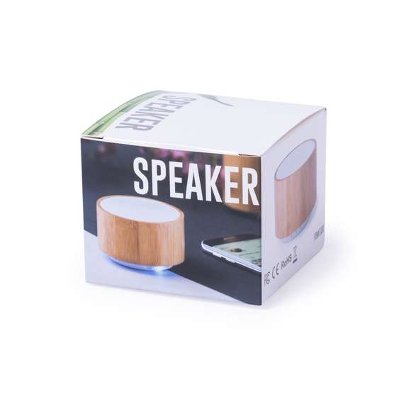 Compacto altavoz con cuerpo en bambú y conexión Bluetooth®. Con 3W de potencia, función manos libres, radio FM, una ranura para tarjetas mini SD y base antideslizante. Recargable mediante cable USB -incluido- y presentado en una atractiva caja de diseño.