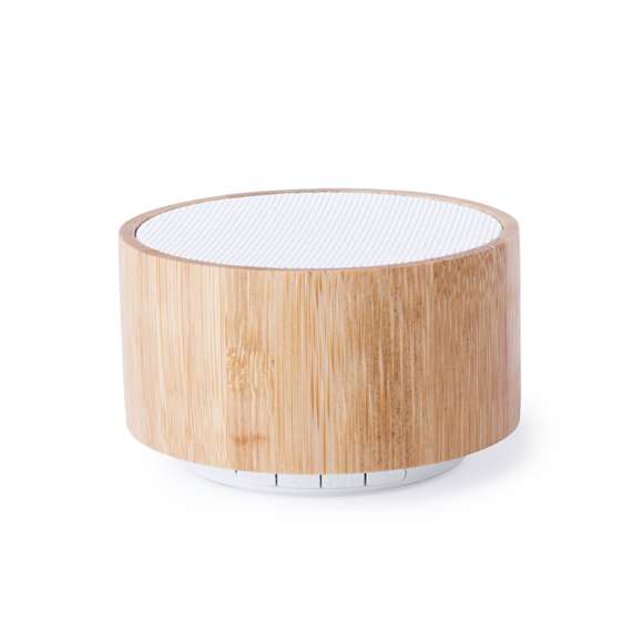 Compacto altavoz con cuerpo en bambú y conexión Bluetooth®. Con 3W de potencia, función manos libres, radio FM, una ranura para tarjetas mini SD y base antideslizante. Recargable mediante cable USB -incluido- y presentado en una atractiva caja de diseño.