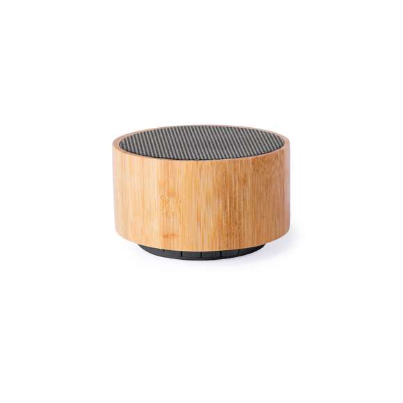 Compacto altavoz con cuerpo en bambú y conexión Bluetooth®. Con 3W de potencia, función manos libres, radio FM, una ranura para tarjetas mini SD y base antideslizante. Recargable mediante cable USB -incluido- y presentado en una atractiva caja de diseño.