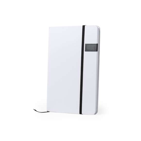 Bloc de notas de elegante acabado en color blanco, con memoria USB de 16GB de capacidad integrada en la tapa frontal. Cinta elástica, memoria USB y marcapáginas a juego, en variada gama de colores. Incluye 100 hojas con disposición a una raya.