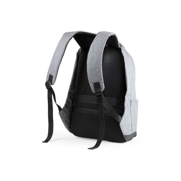 Mochila antirrobo en resistente poliéster 300D. Tejido de alta calidad resistente a cortes y a roces, con bolsillo antirrobo en la espalda para guardar los objetos de valor. Compartimento principal con cierre de cremallera equipado con conexión de powerbank -no incluida- y dos compartimentos interiores independientes y acolchados para portátil de hasta 15 pulgadas y para tablets de hasta 10 pulgadas, además de bolsillos complementarios interiores. Cuenta también con un bolsillo exterior en el frontal con cierre de cremallera. Cómoda de llevar gracias a su espalda acolchada como las asas ergonómicas y ajustables, además con accesorio para trolley.