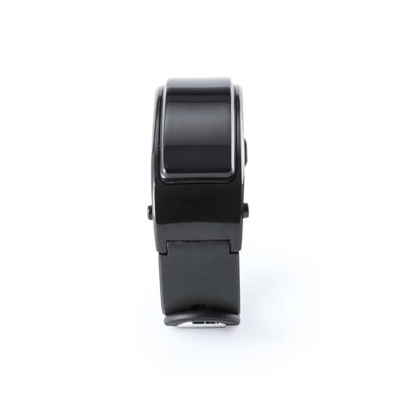 Reloj inteligente multifunción de diseño deportivo, con conexión Bluetooth y recargable mediante cable Micro USB -incluido-. Base extraíble con función auricular y manos libres. Su cuerpo en material TPU y su pantalla LCD integrada de 0,96 pulgadas lo convierten en el gadget perfecto para todo tipo de actividades deportivas, de ocio y para el día a día. Presentado en atractiva caja de diseño.