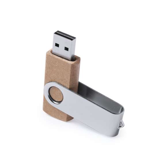 Memoria USB nature de 16GB de capacidad, con mecanismo giratorio, cuerpo acabado en cartón reciclado y clip metálico. Presentada en estuche individual de cartón reciclado.