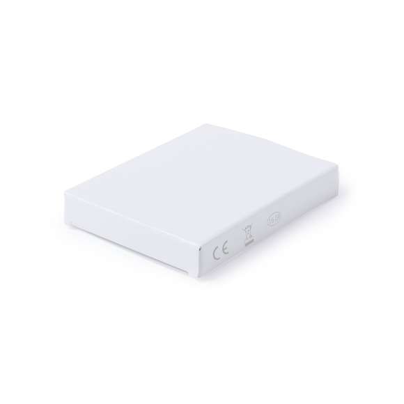Memoria USB de 16GB de capacidad. De innovador diseño automovilístico, con luz led interior y cuerpo especialmente diseñado para marcaje en láser, iluminando así el logotipo. Presentada en estuche individual.