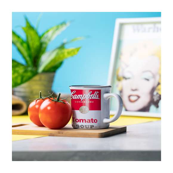 Taza de cerámica de 300ml de capacidad con diseño vintage. En elegante diseño bicolor, con anilla coloreada en el borde y cuerpo en color blanco. Especialmente diseñada para marcaje en sublimación. Presentada en caja individual.Disponible manual de instrucciones en español e inglés.