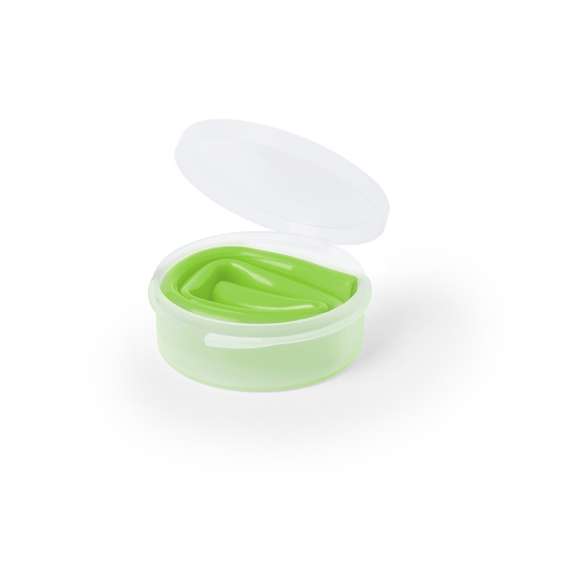 Pajita de silicona flexible y reutilizable, de 25,5cm de largo. Disponible en variada gama de colores brillantes y presentada en estuche de PP con acabado translúcido.