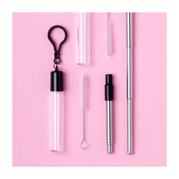 Pajita reutilizable y extensible en acero inoxidable, con boquilla de silicona. Con accesorio limpiador incluido y presentada en estuche transparente con accesorio para transporte.