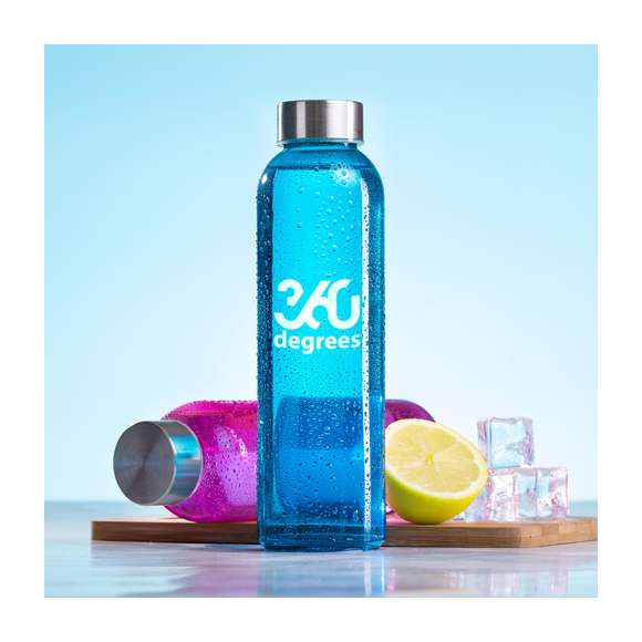 Bidón de cristal en alta calidad, de 500ml de capacidad, con cuerpo de acabado transparente en material libre de BPA y tapón a rosca en acero inox. Disponible en variada gama de colores. Presentado en atractiva caja de diseño.