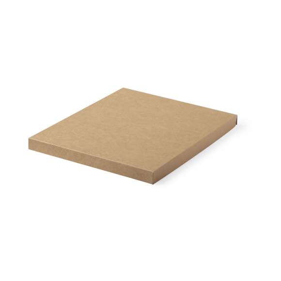 Set de libreta y bolígrafo en línea nature. Incluye libreta de anillas con tapas rígidas en bambú, con 80 hojas de disposición a una raya y diseño eco. Bolígrafo de mecanismo pulsador, con cuerpo en bambú y accesorios metálicos -cartucho jumbo y tinta negra-. Presentado en estuche de cartón troquelado y diseño eco.