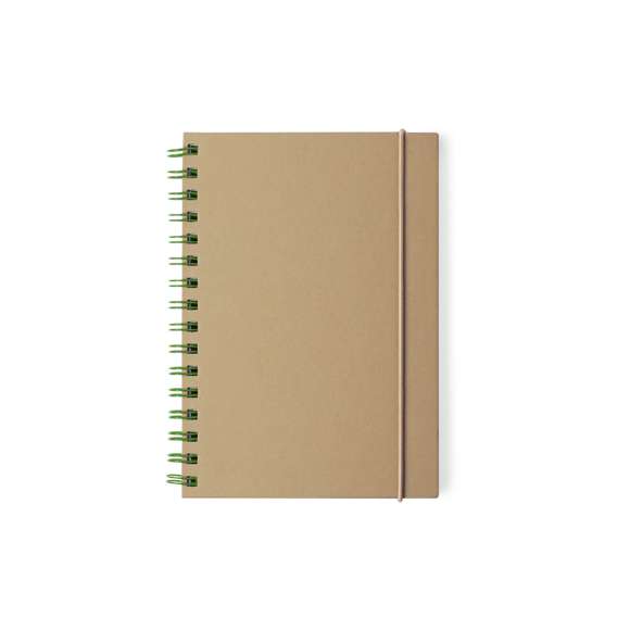 Libreta con anillas de color en línea nature. Con tapas rígidas en cartón reciclado y elástico de cierre en colores naturales. Con 80 hojas de disposición a una raya y diseño eco.
