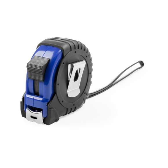 Flexómetro de 7,5 metros con cuchilla metálica y mecanismo de bloqueo. Con cuerpo de suave acabado en variados colores, recubierto con funda protectora en resistente goma, clip metálico para cinturón y cinta de transporte. Con troquelado especial para marcaje en doming/gota de resina y presentado en caja individual.