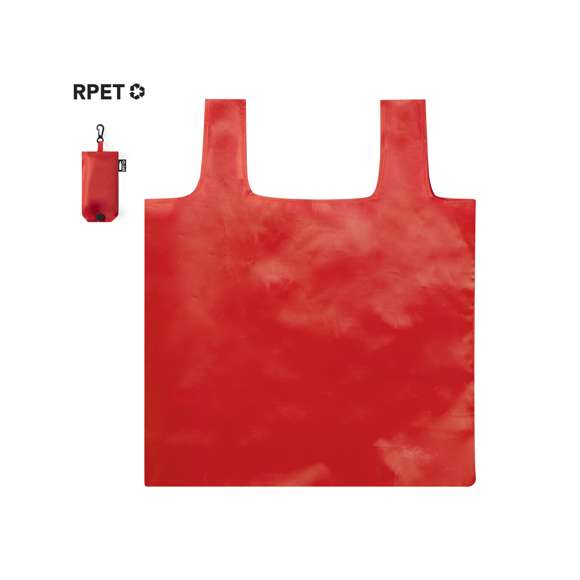 Bolsa plegable en suave poliéster RPET, elaborado a partir de plástico reciclado, para así fomentar la reutilización de residuos plásticos y ayudar a la sostenibilidad del planeta. Acabado cosido y plegado de pequeño tamaño para fácil transporte. Con cierre de botón y mosquetón de enganche. Distintivo RPET en etiqueta lateral, disponible en variada gama de colores (color blanco especialmente fabricado para impresión en sublimación).